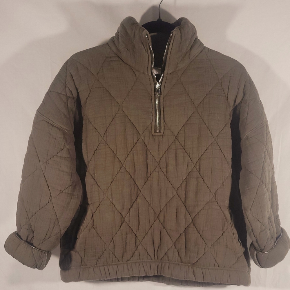 Olive colored quilted pullover. Women's size large.